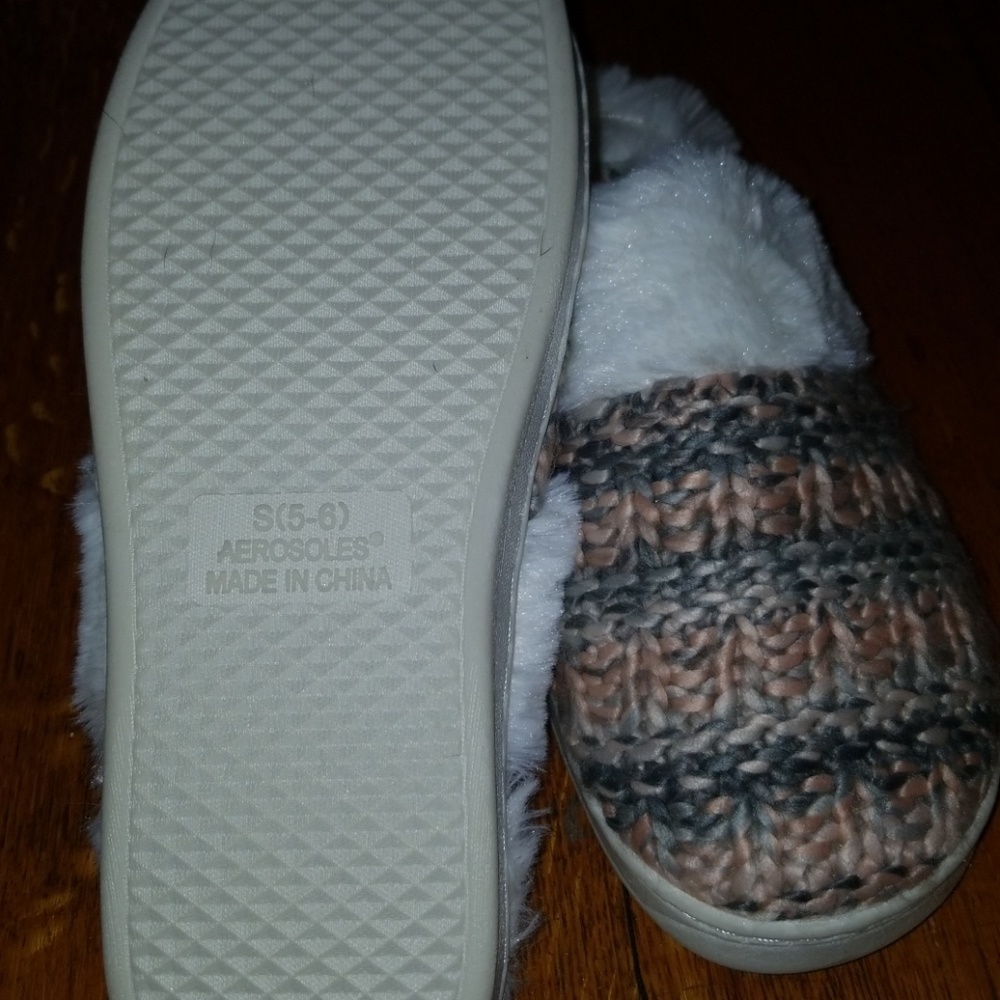 Slippers - Picture 3 of 3